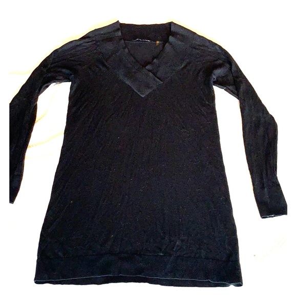 Black Elie Tahari tunic style sweater - Picture 3 of 6